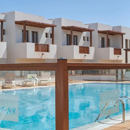 Apartment Calero Surfin - Shared Pool, 10 Minutes Walking To Harbour