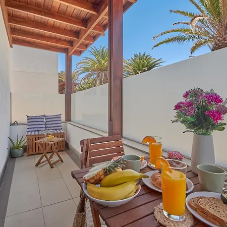 Apartment Calero Surfin - Shared Pool, 10 Minutes Walking To Harbour *