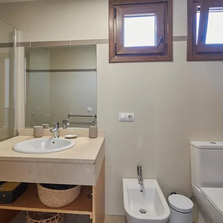 Calero Surfin - Shared Pool, 10 Minutes Walking To Harbour *
