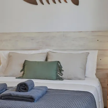 Calero Surfin - Shared Pool, 10 Minutes Walking To Harbour Puerto Calero