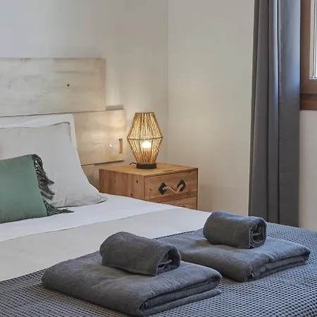 Apartment Calero Surfin - Shared Pool, 10 Minutes Walking To Harbour