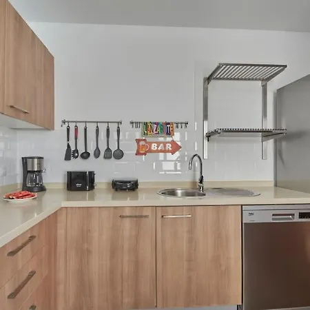 Calero Surfin - Shared Pool, 10 Minutes Walking To Harbour Apartment