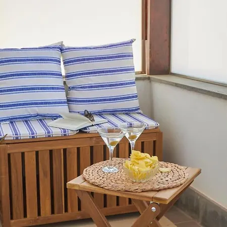 Calero Surfin - Shared Pool, 10 Minutes Walking To Harbour Puerto Calero