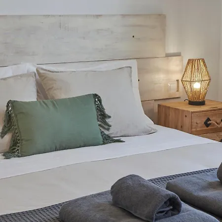 Calero Surfin - Shared Pool, 10 Minutes Walking To Harbour Apartment *